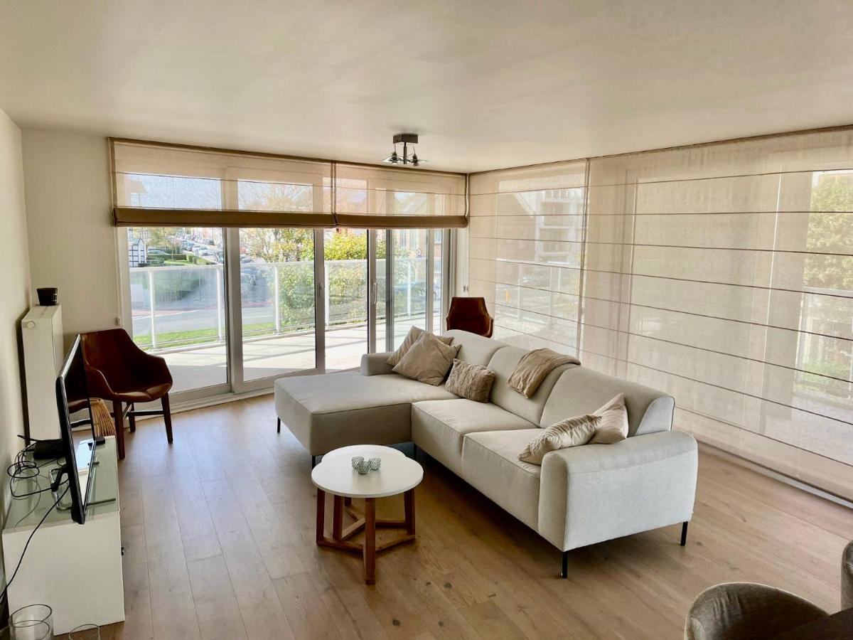 Spacious And Modern 3 Bedroom Near The Sea Apartment *